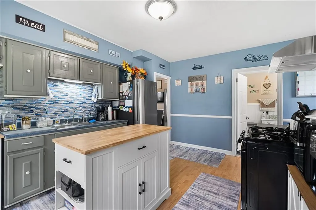 56 Cottage Street Warwick RI 02886
