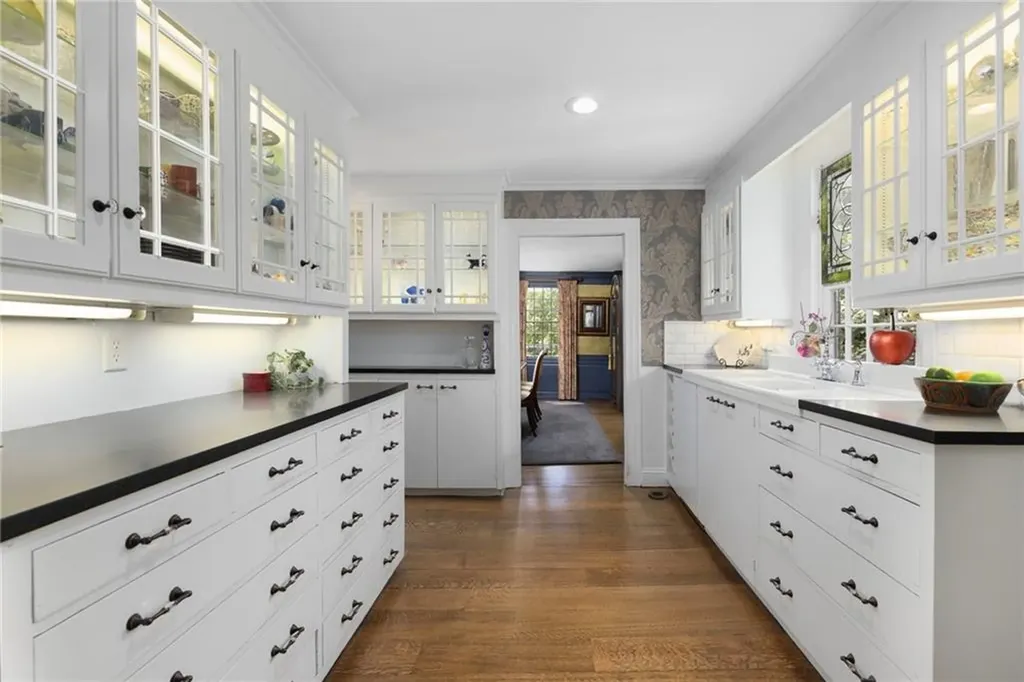 57 Old Forge Road Warwick RI 02818