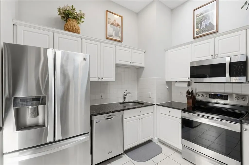 20 Stony Lane North Kingstown RI 02852