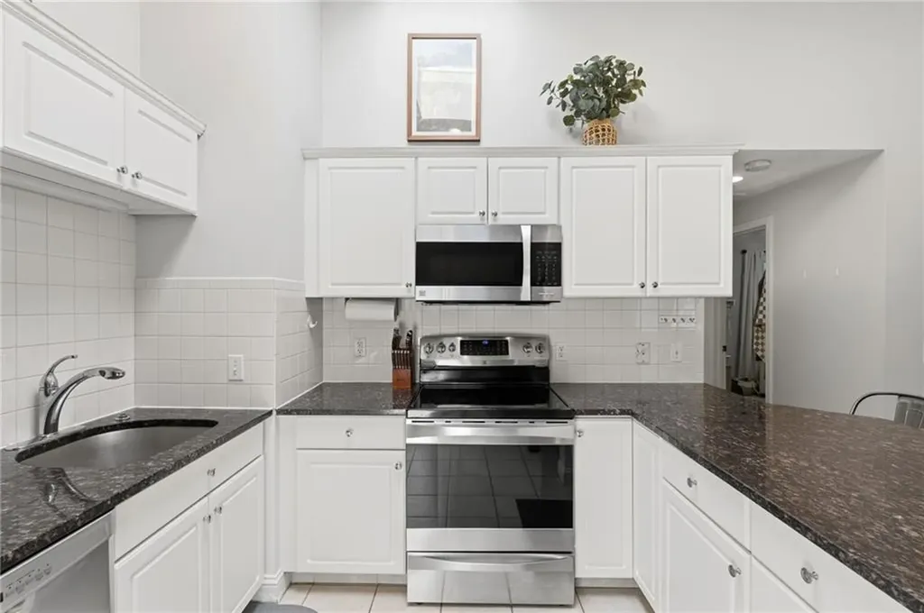 20 Stony Lane North Kingstown RI 02852
