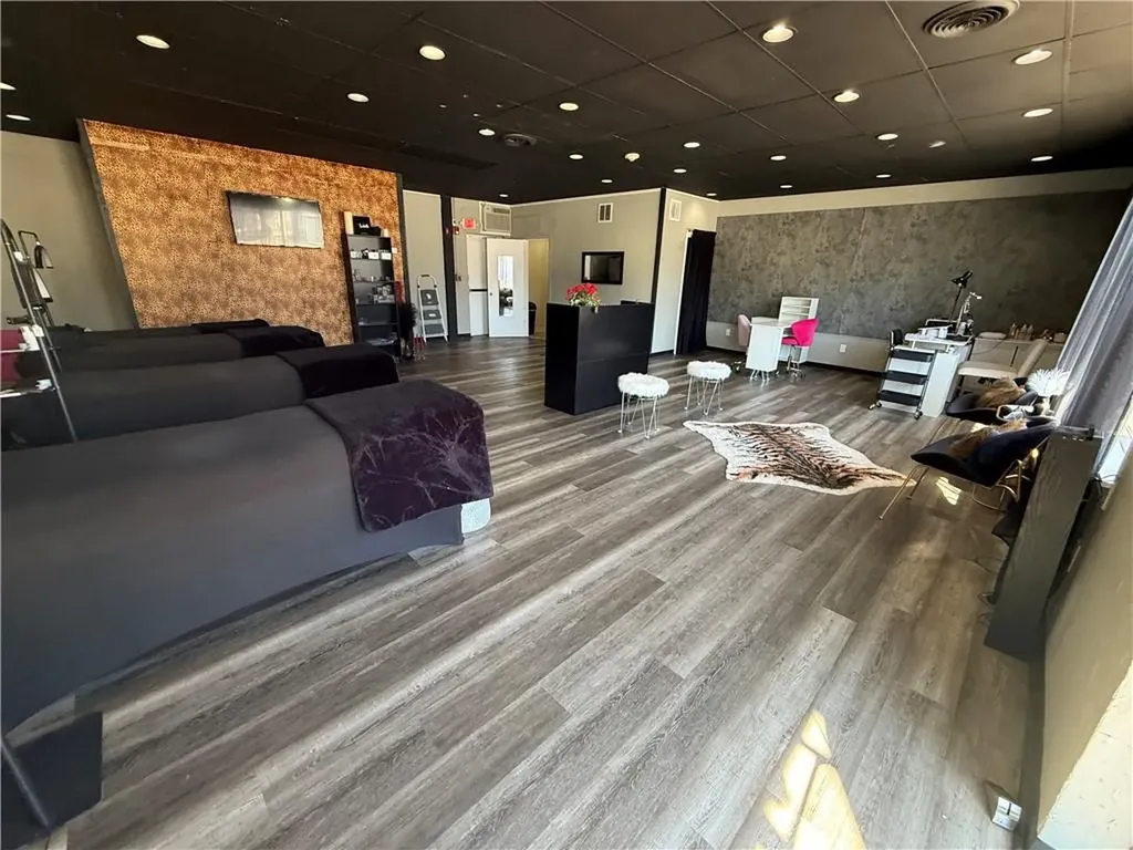 1709 Warwick Avenue Warwick RI 02889