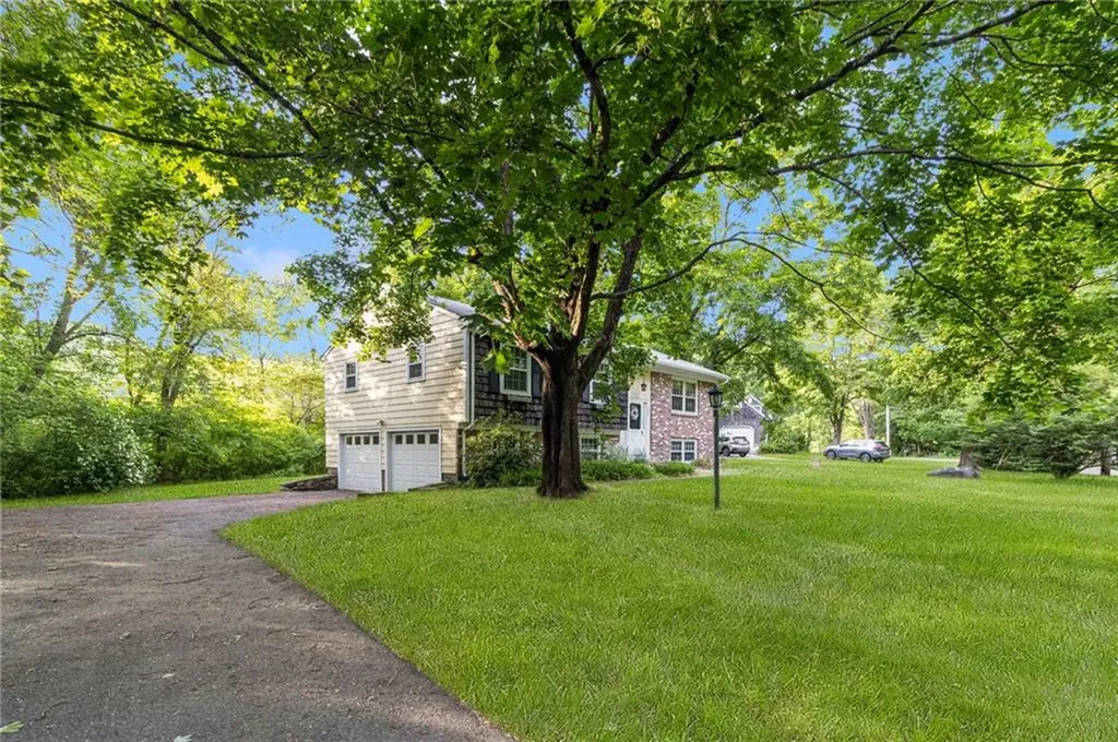 350 Essex Road North Kingstown RI 02852