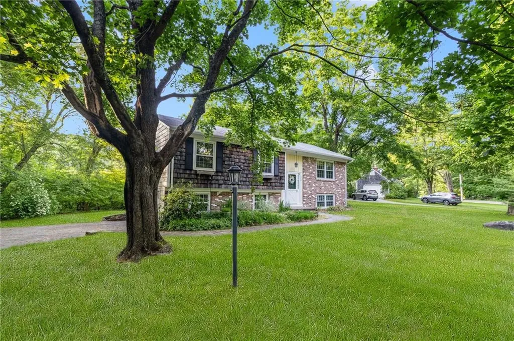 350 Essex Road North Kingstown RI 02852