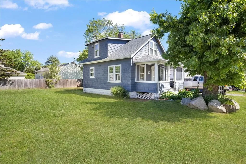 68 Covel Circle Warwick RI 02888