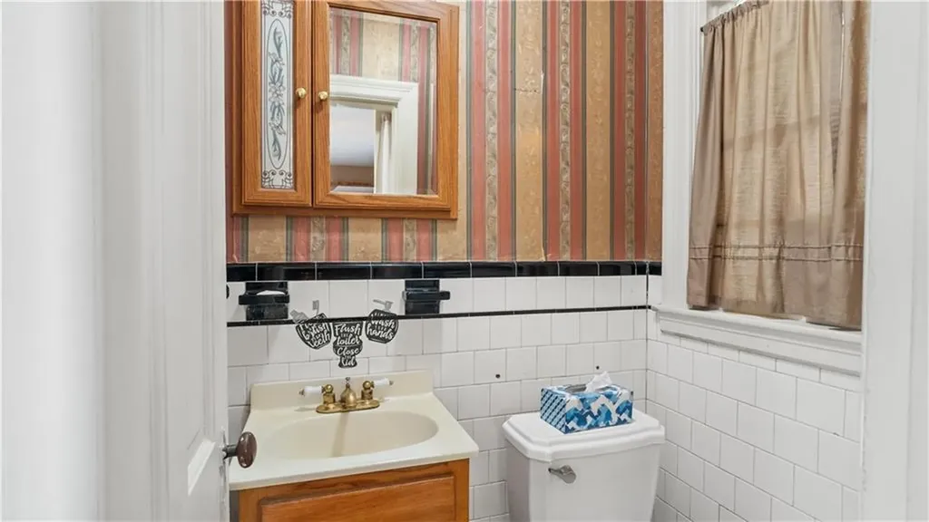 12 Fairview Avenue Lincoln RI 02865