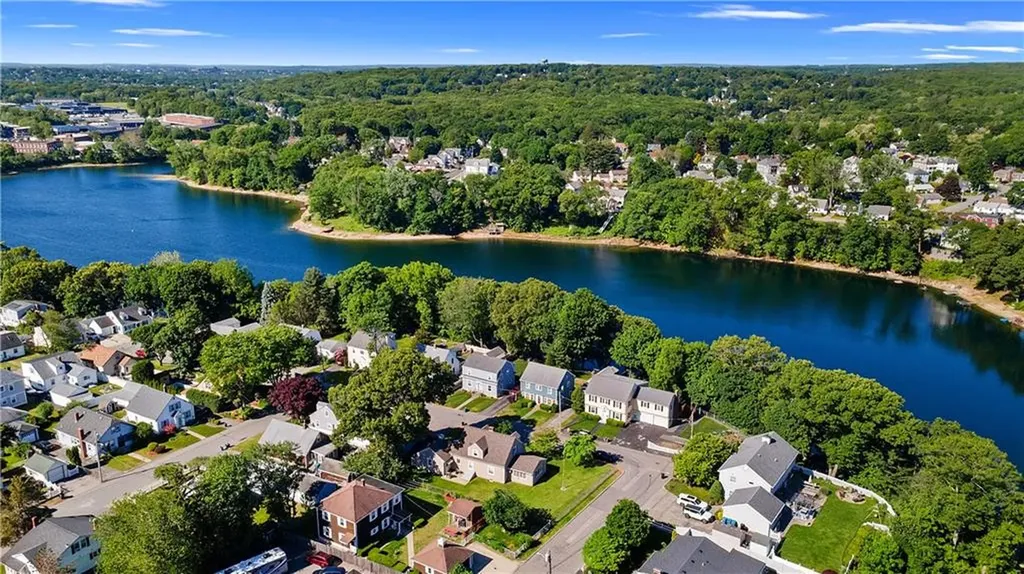 12 Fairview Avenue Lincoln RI 02865