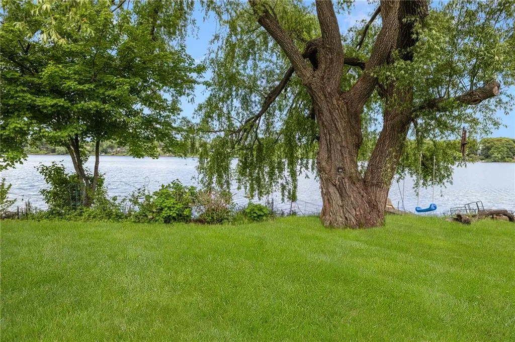 432 Lake Shore Drive Warwick RI 02889