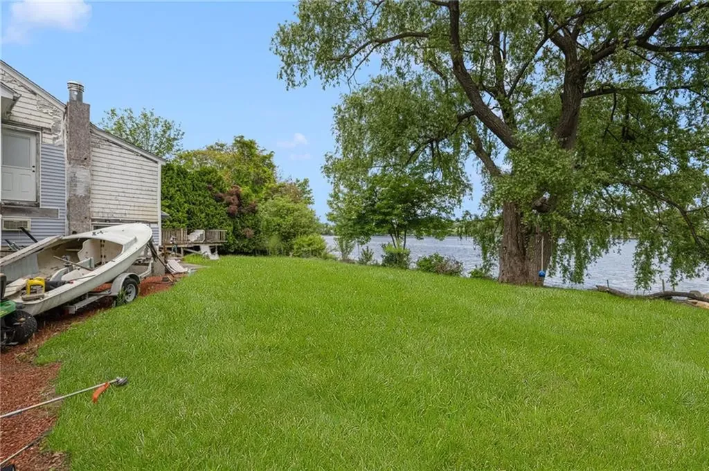 432 Lake Shore Drive Warwick RI 02889