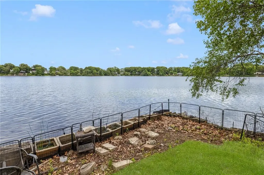 432 Lake Shore Drive Warwick RI 02889