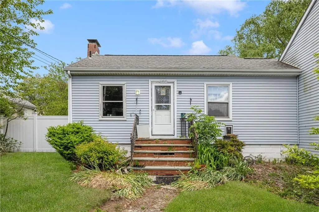 432 Lake Shore Drive Warwick RI 02889