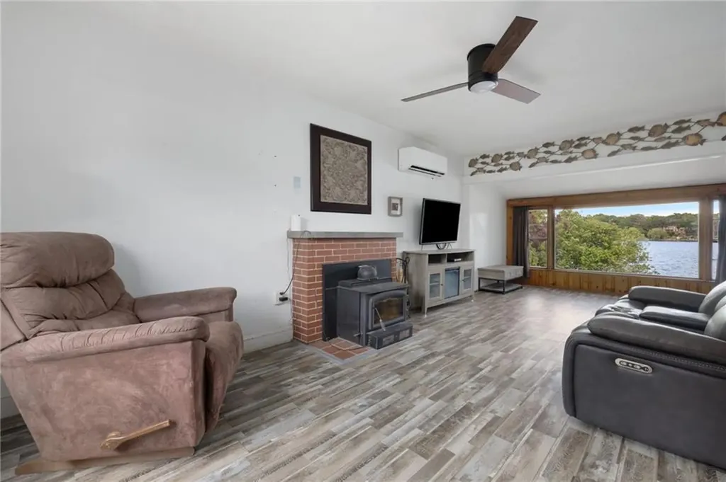 432 Lake Shore Drive Warwick RI 02889