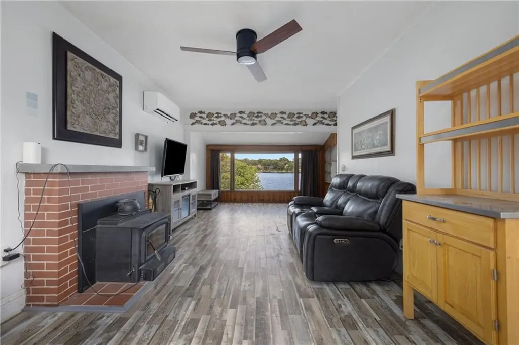 432 Lake Shore Drive Warwick RI 02889