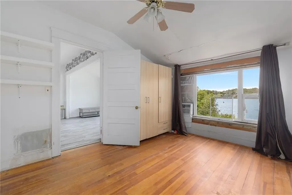 432 Lake Shore Drive Warwick RI 02889