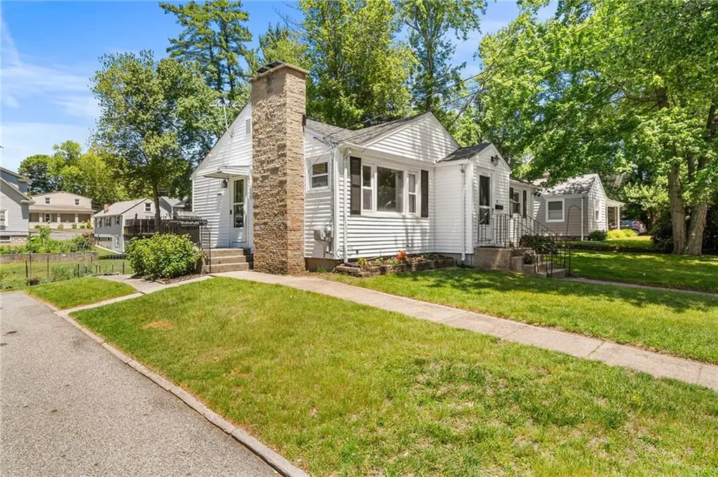 10 Craigie Street North Providence RI 02911
