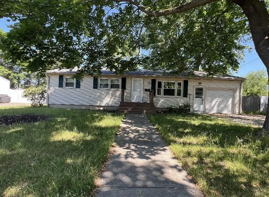 23 Perkins Street Warwick RI 02886