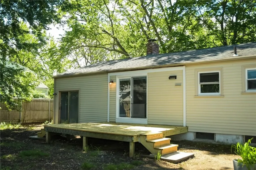 23 Perkins Street Warwick RI 02886
