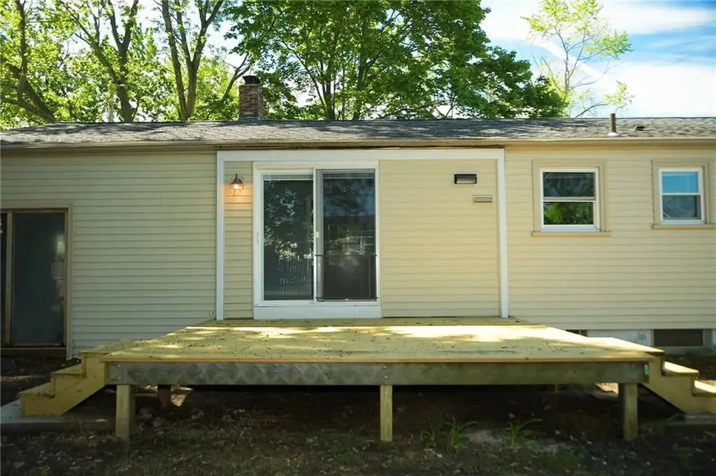 23 Perkins Street Warwick RI 02886