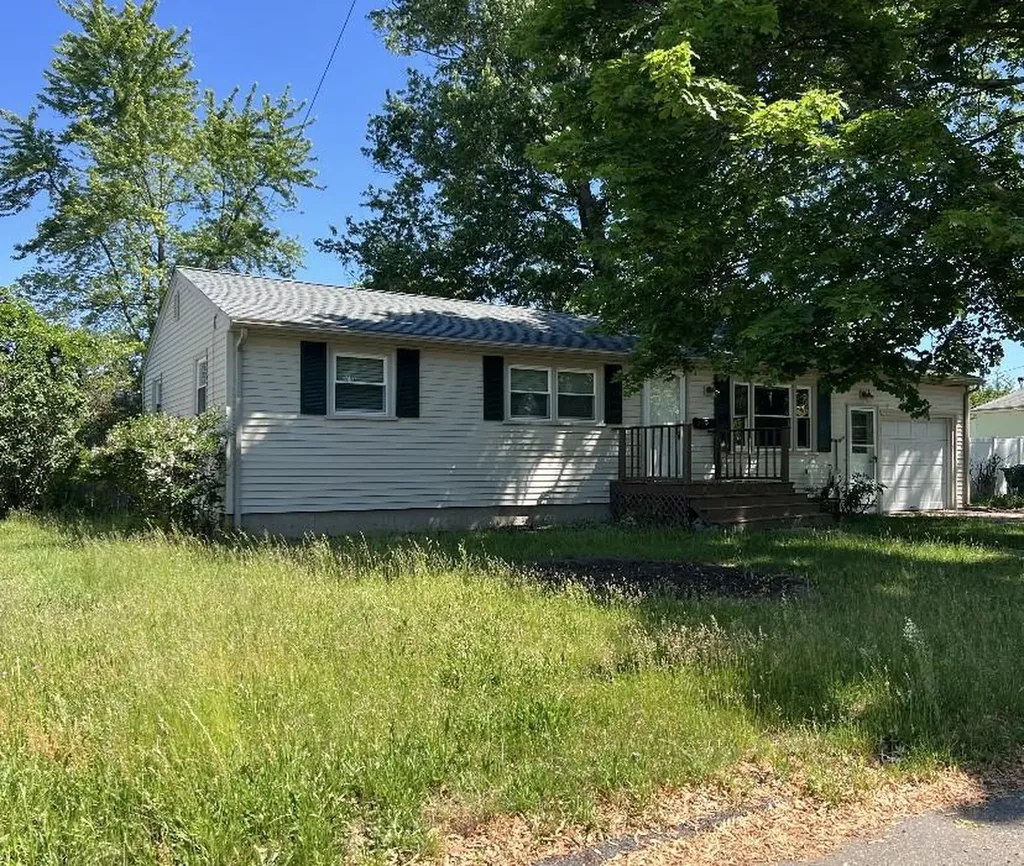 23 Perkins Street Warwick RI 02886