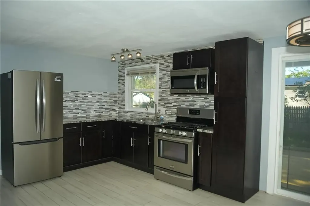 23 Perkins Street Warwick RI 02886