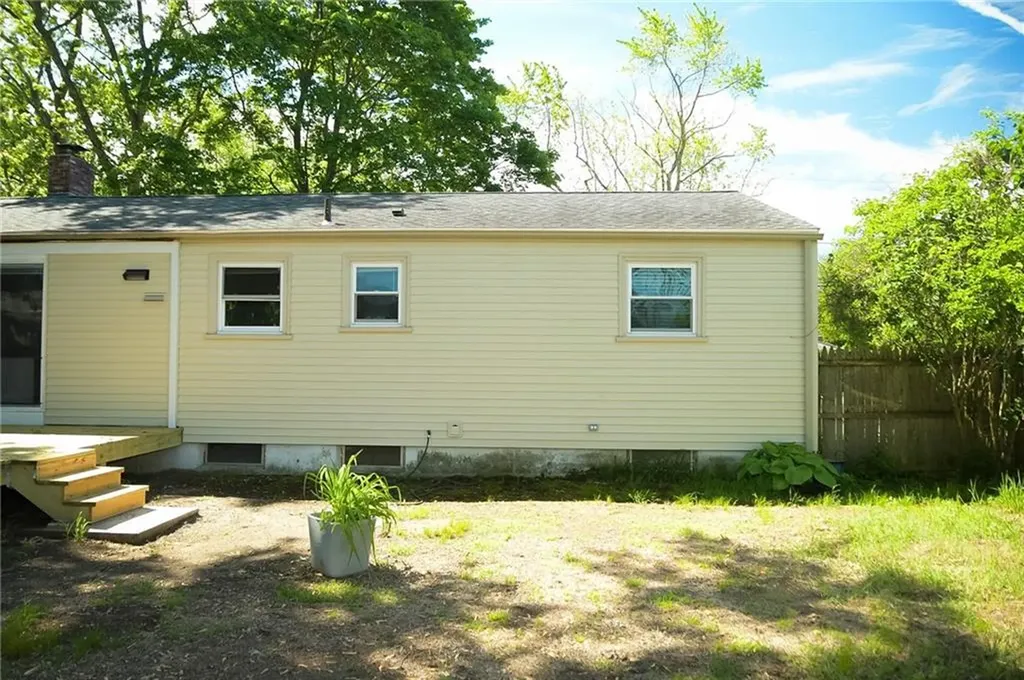 23 Perkins Street Warwick RI 02886