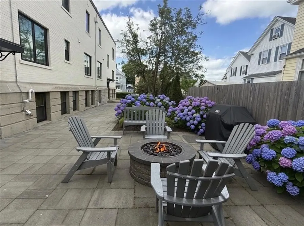 2 Eastnor Road Newport RI 02840