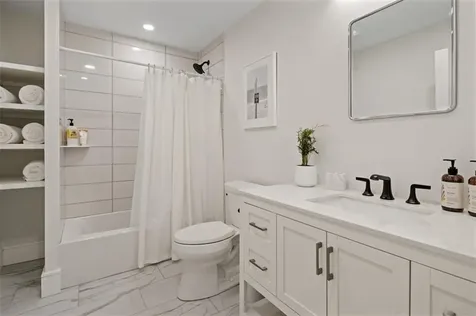 2 Eastnor Road Newport RI 02840