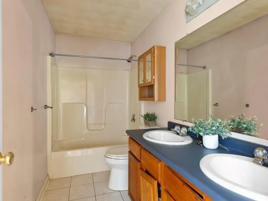 44 Orchard Valley Drive Cranston RI 02921