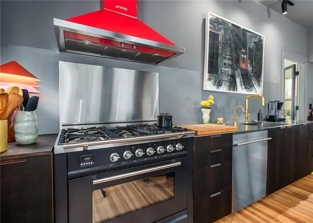 66 Halsey Street Providence RI 02906
