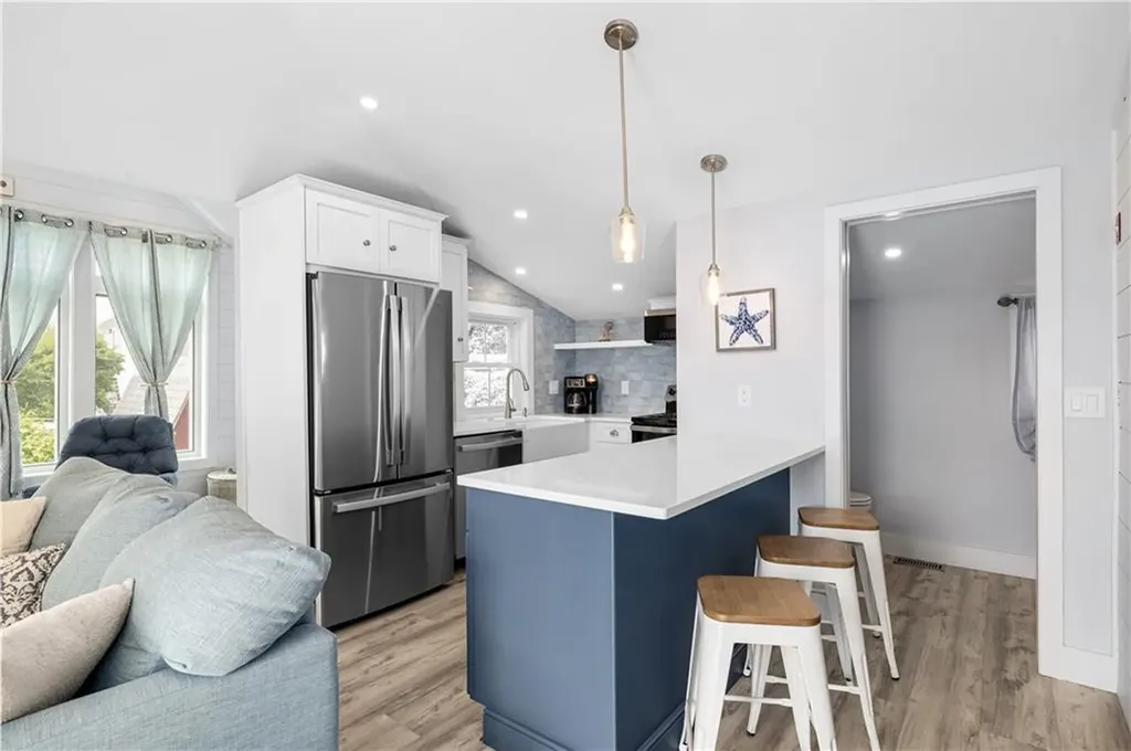 39 Edwards Avenue South Kingstown RI 02879