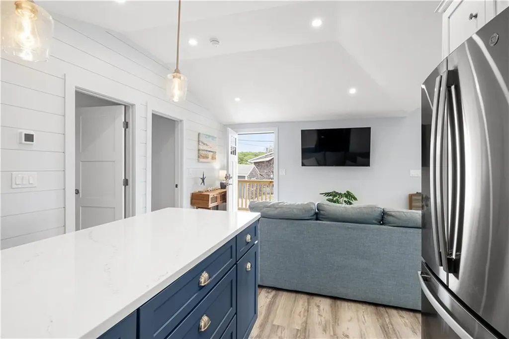 39 Edwards Avenue South Kingstown RI 02879