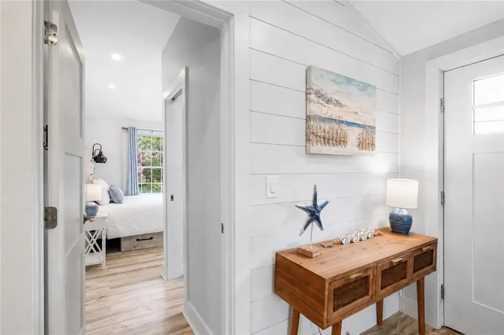 39 Edwards Avenue South Kingstown RI 02879