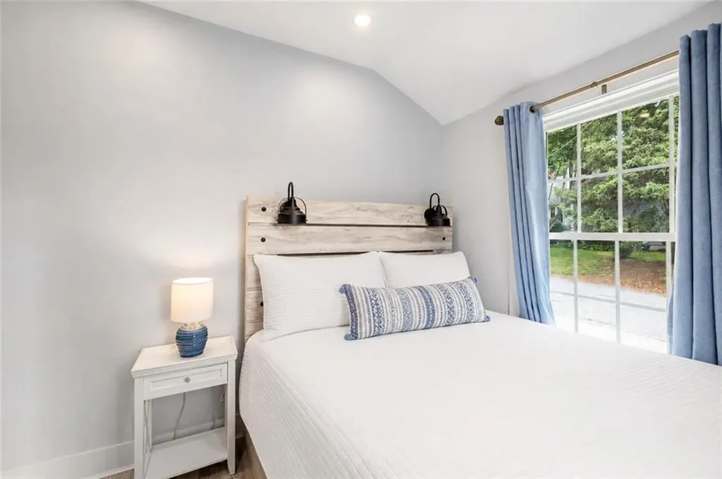39 Edwards Avenue South Kingstown RI 02879
