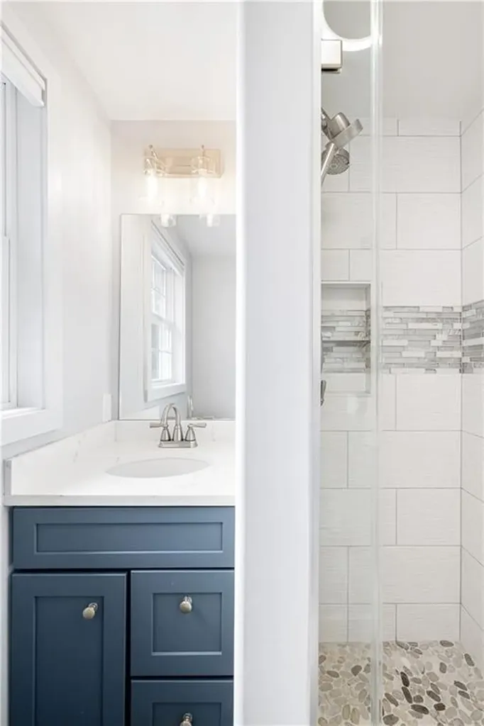 39 Edwards Avenue South Kingstown RI 02879