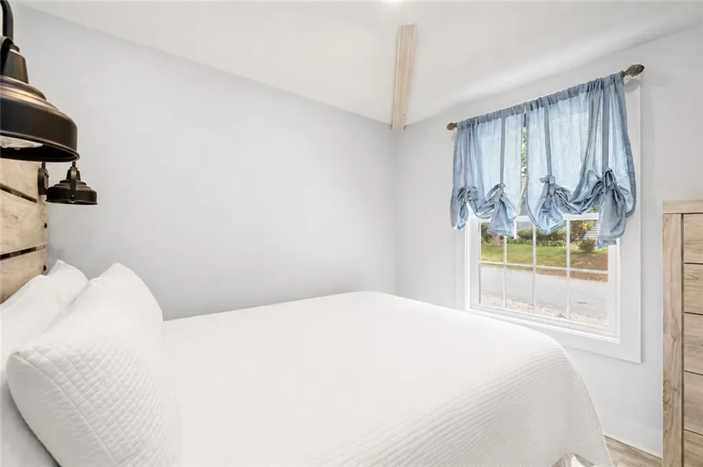 39 Edwards Avenue South Kingstown RI 02879