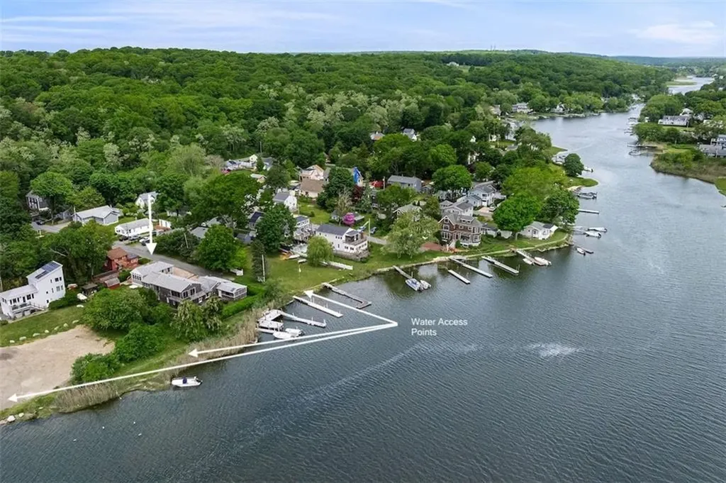 39 Edwards Avenue South Kingstown RI 02879