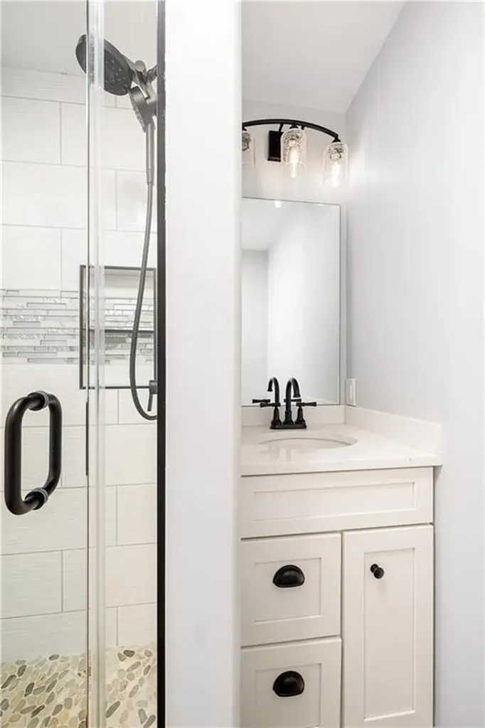 39 Edwards Avenue South Kingstown RI 02879