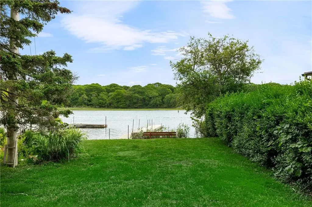 39 Edwards Avenue South Kingstown RI 02879