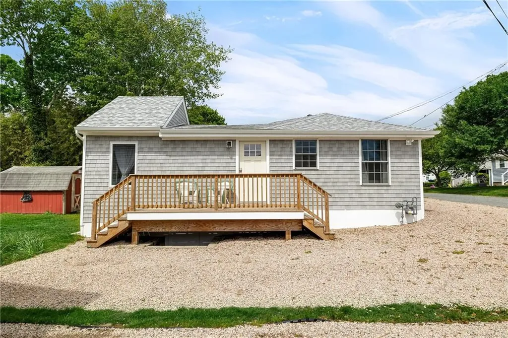 39 Edwards Avenue South Kingstown RI 02879