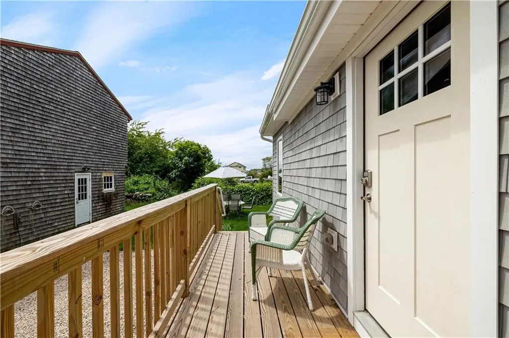 39 Edwards Avenue South Kingstown RI 02879