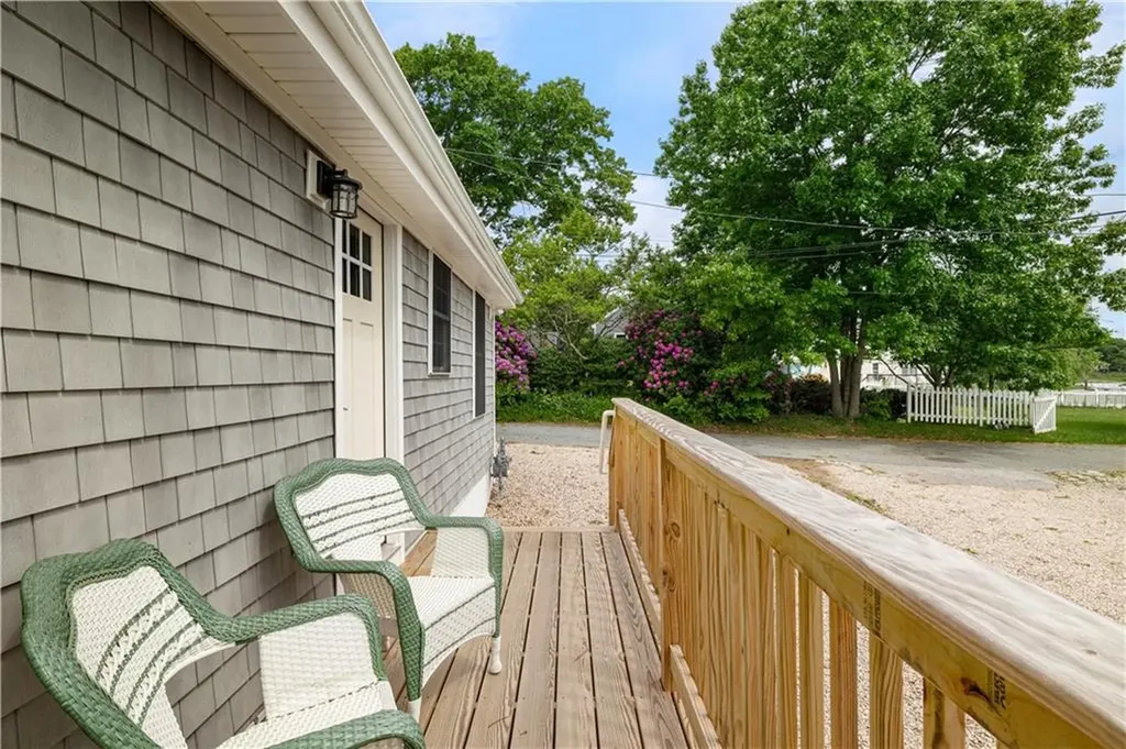 39 Edwards Avenue South Kingstown RI 02879