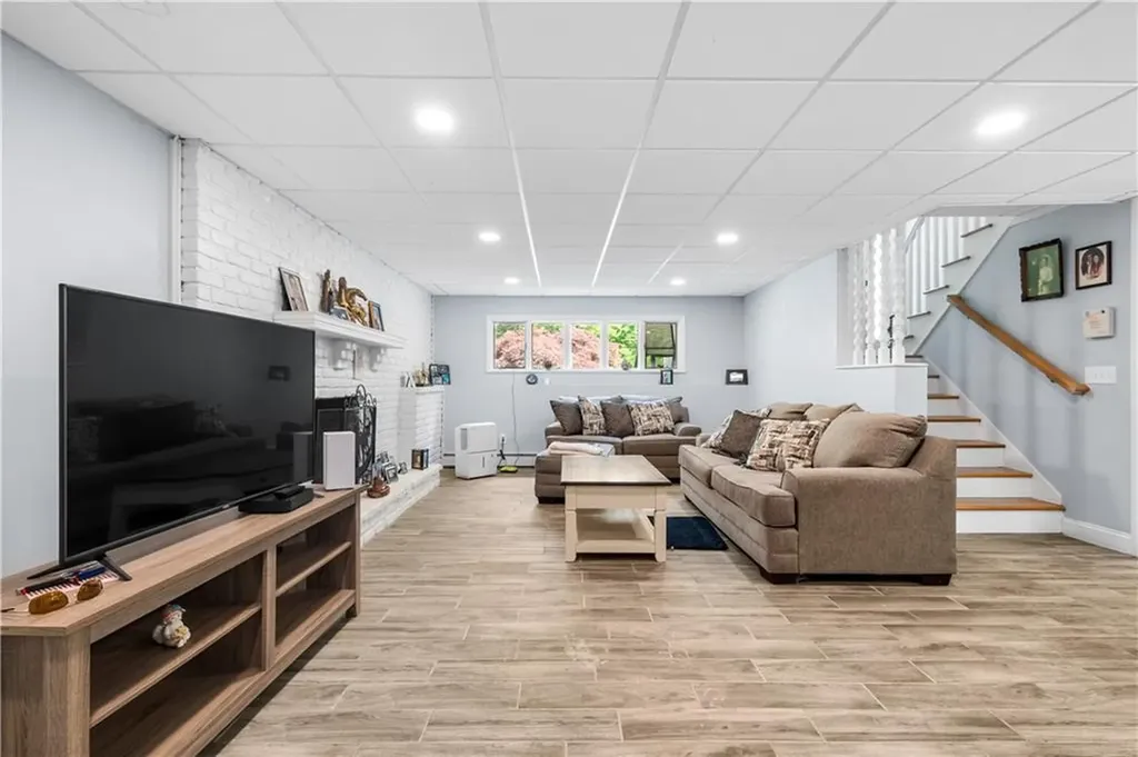 77 Pine Hill Avenue Johnston RI 02919