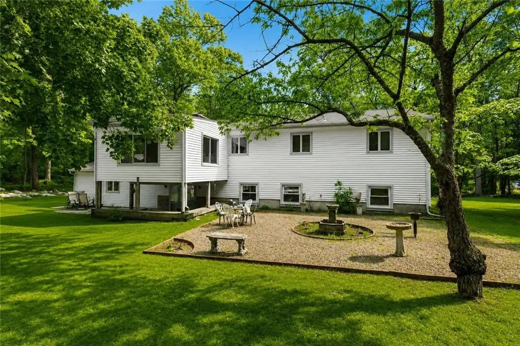 77 Pine Hill Avenue Johnston RI 02919