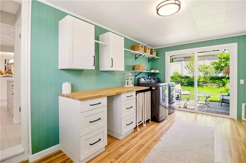 30 Monmouth Drive East Providence RI 02915