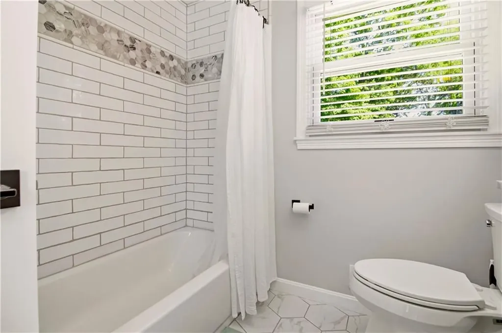 30 Monmouth Drive East Providence RI 02915
