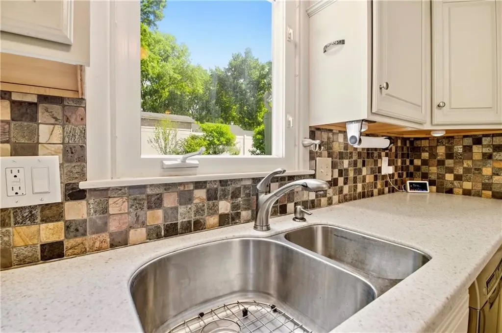 30 Monmouth Drive East Providence RI 02915