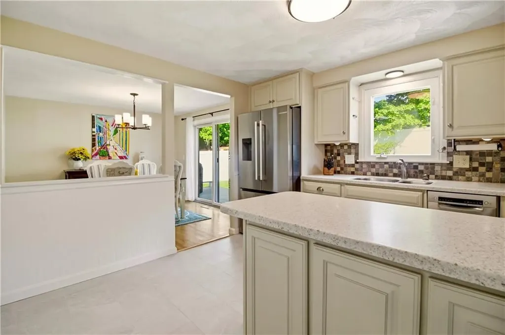 30 Monmouth Drive East Providence RI 02915