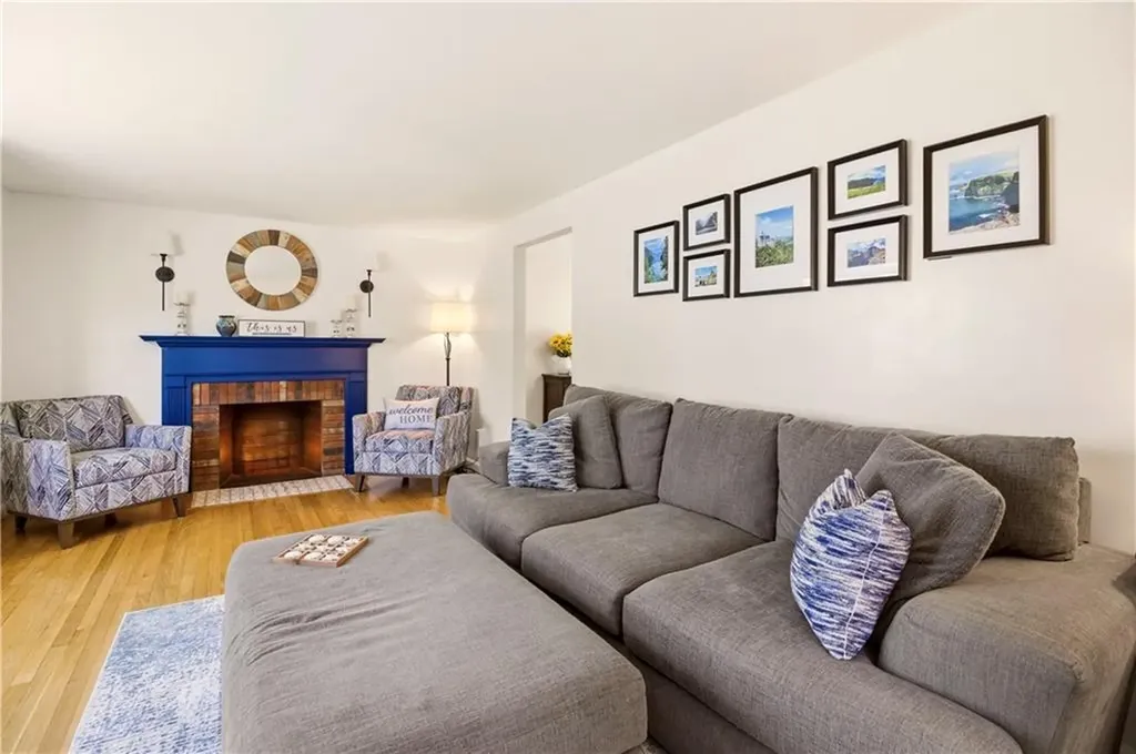 30 Monmouth Drive East Providence RI 02915