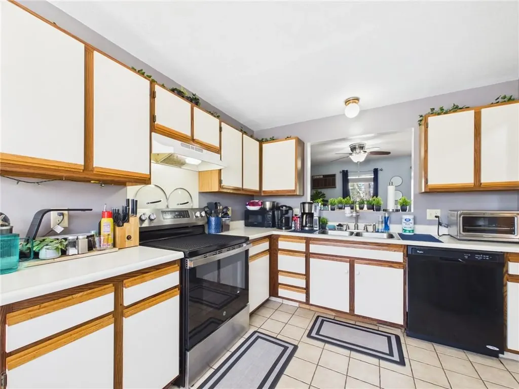 565 Quaker Lane West Warwick RI 02893