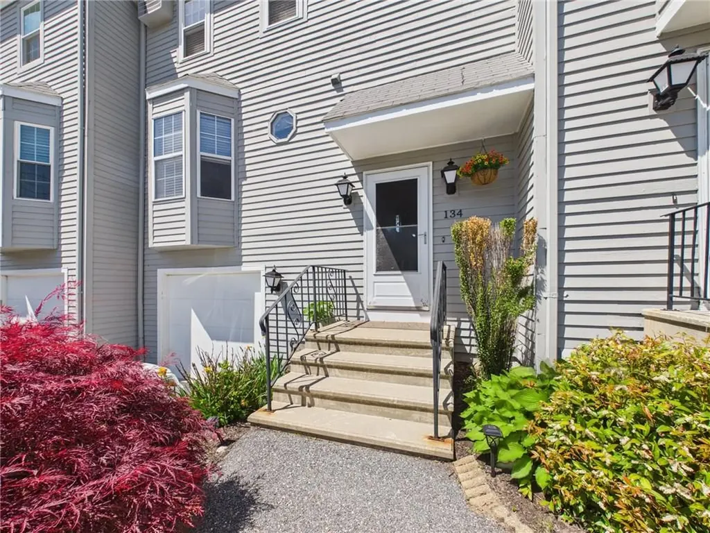 565 Quaker Lane West Warwick RI 02893