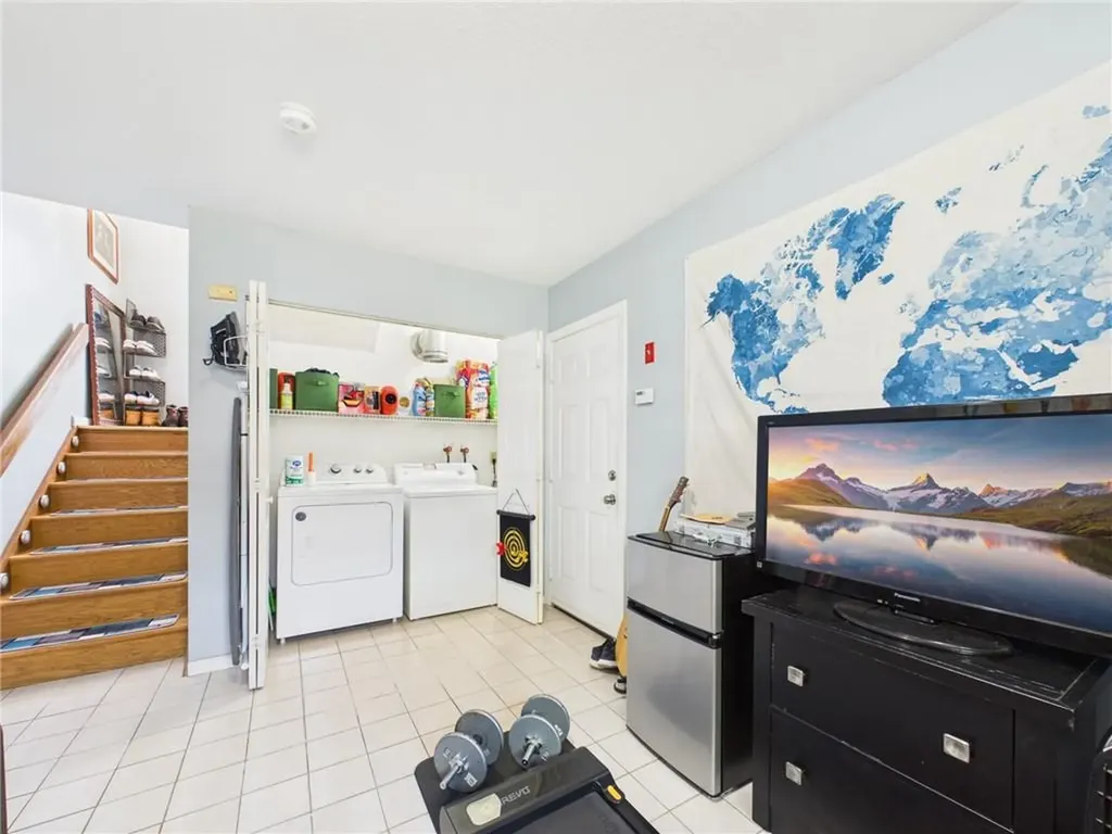 565 Quaker Lane West Warwick RI 02893